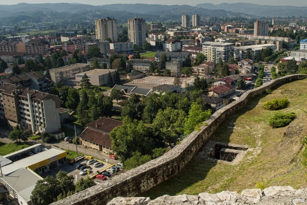 U Doboju oslikan mural Kosovke djevojke