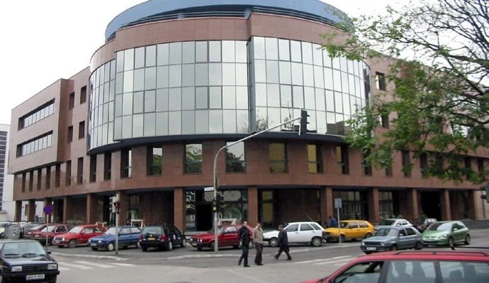 UIO BiH godinu dana izbjegava isplatiti novac Banjalučaninu: Desetine miliona za novu zgradu, ali nemaju 5.000 KM