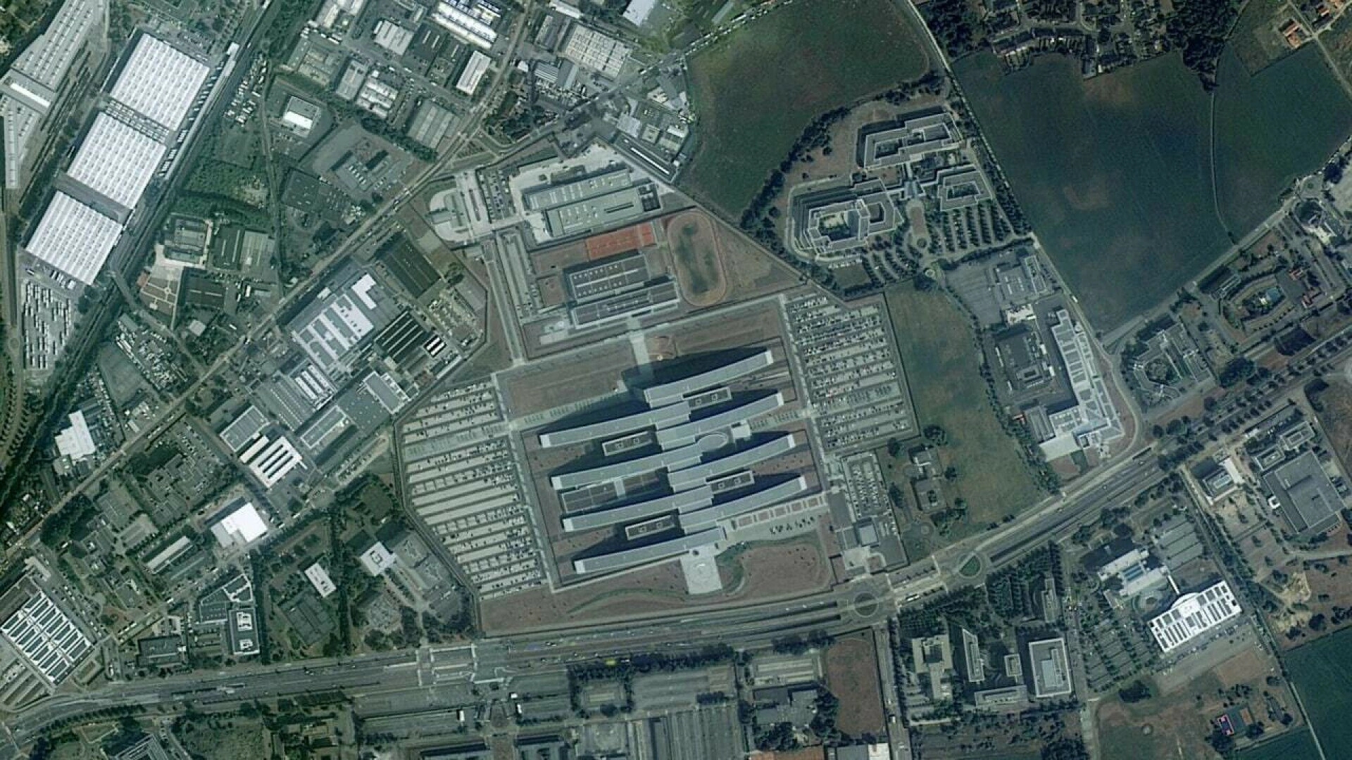 Ukrajina prolazi ili pada?