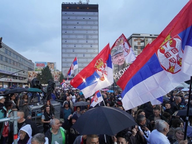 Veliki skup u Nišu: Dodik i Stevandić podržali Vučića pred izbore