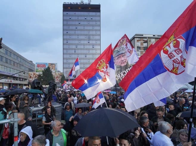 Veliki skup u Nišu: Dodik i Stevandić podržali Vučića pred izbore