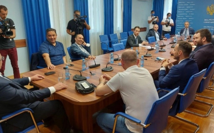 Vladajuće partije u Crnoj Gori predložile da umjesto ekspertne vlade bude izabrana stranačka