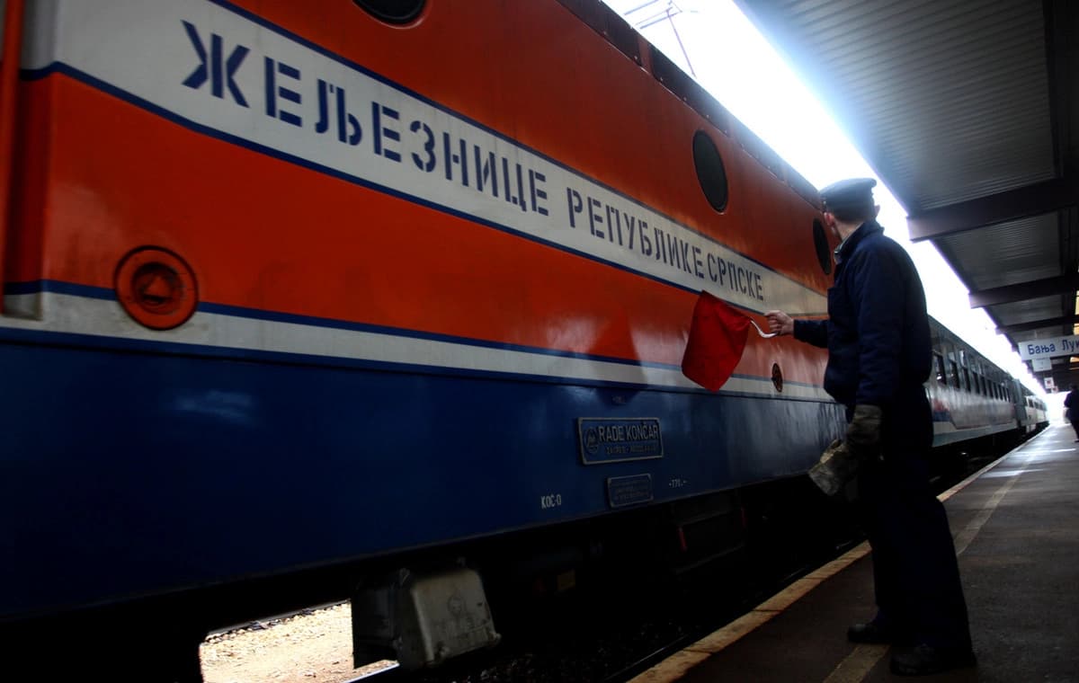 Vozove u Srpskoj nema ko da vozi