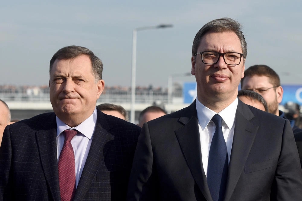 Vučić: Hvala Dodiku za sve zajedničke godine borbe za Srbiju i Srpsku
