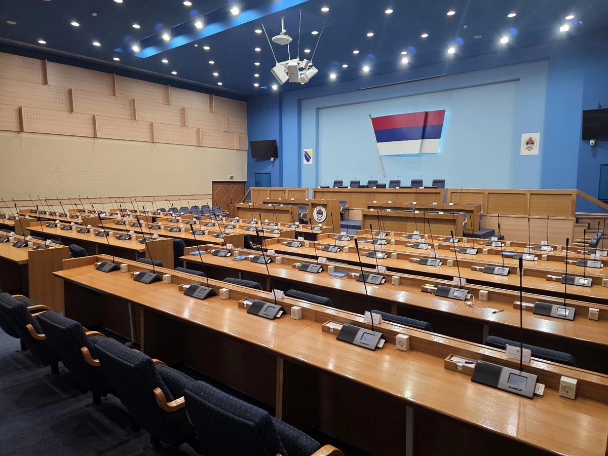 Za četiri poslanika iz Izborne jedinice osam 95 kandidata