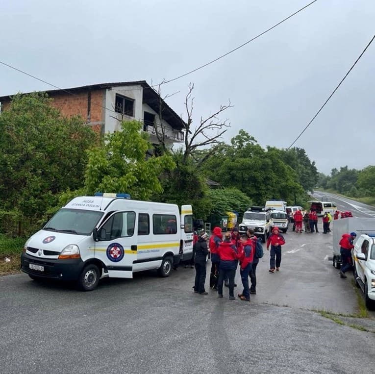 Za nestalim avionom u Hrvatskoj tragaju i specijalci, pojavile se nove informacije o putnicima