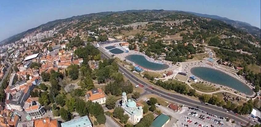 Zbog loše raspodjele federalnih prihoda Tuzlanski kanton “preživljava” uz pomoć kredita