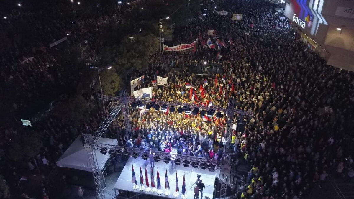 Završeno narodno okupljanje na Trgu, CIK-u poručeno da je narod Srpske izabrao