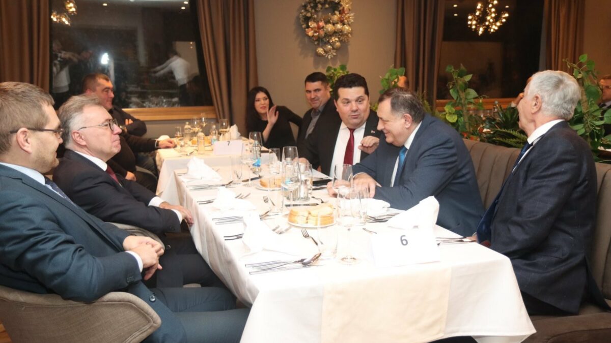 Dodik sa Kalabuhovom i visokim zvaničnicima iz Srpske