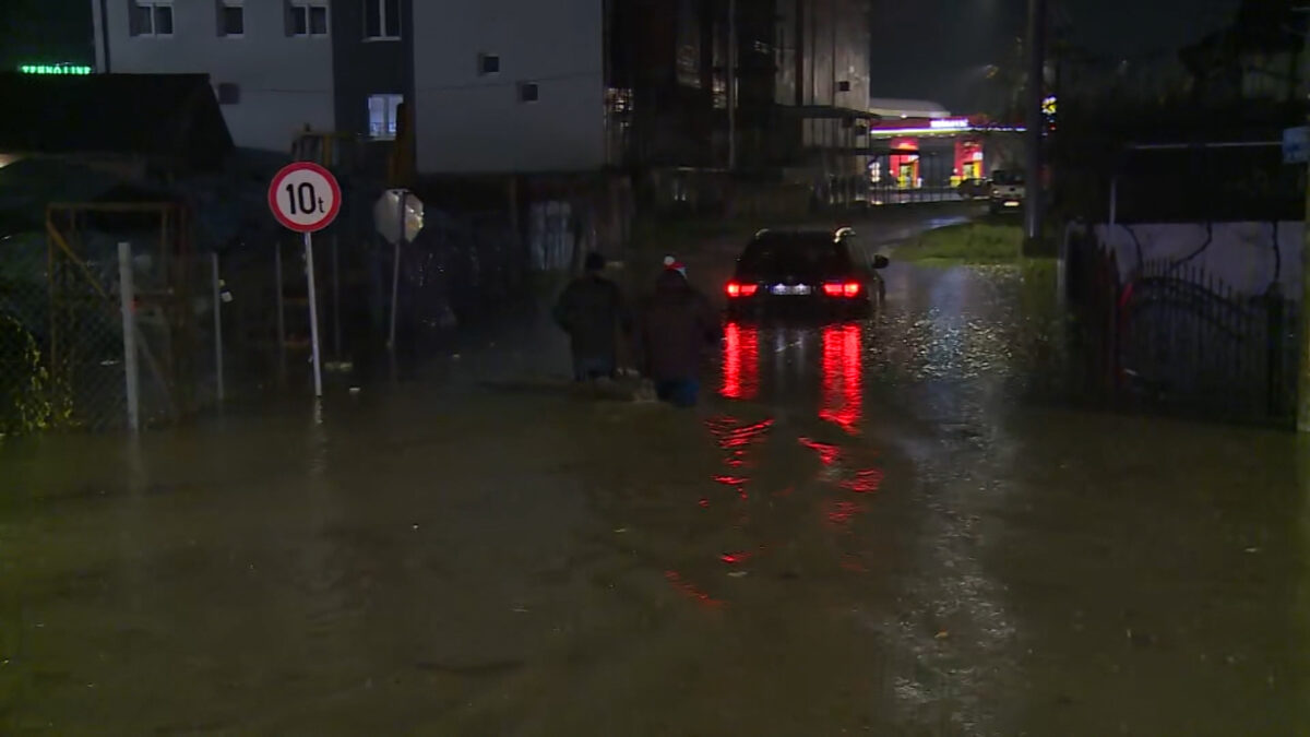 Kiša nanijela veliku štetu u Prijedoru, sve ekipe na terenu