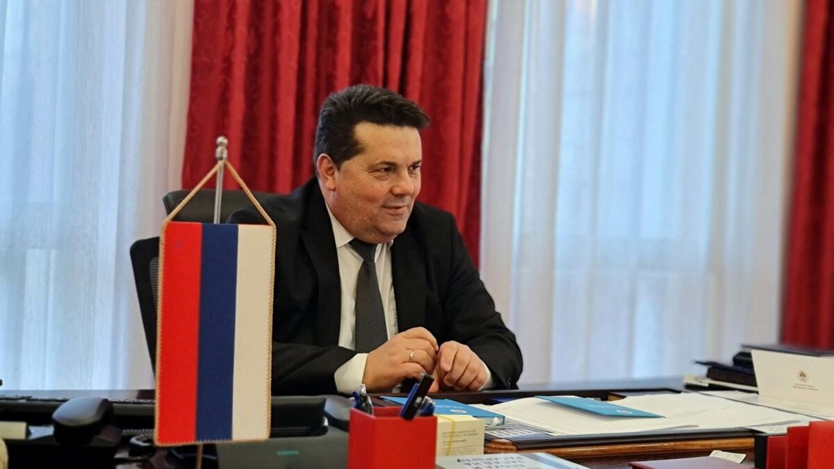 Stevandić: Srpska želi da gradi uravnoteženu saradnju sa Rusijom i Zapadom
