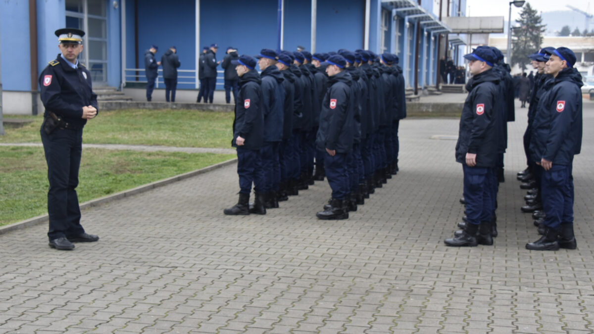 Postrojeni kadeti povodom Međunarodnog dana sjećanja na stradale policajce