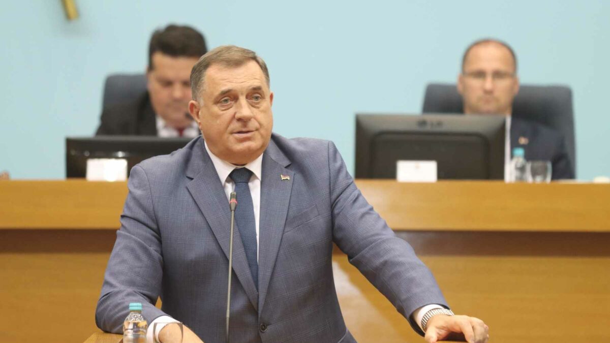 Dodik: Ukinuti Šmitove odluke u roku od sedam dana