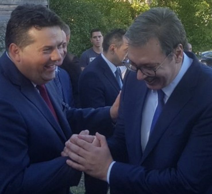 Vučić se izvinio Stevandiću zbog gafa na proslavi Dana zastave (video)