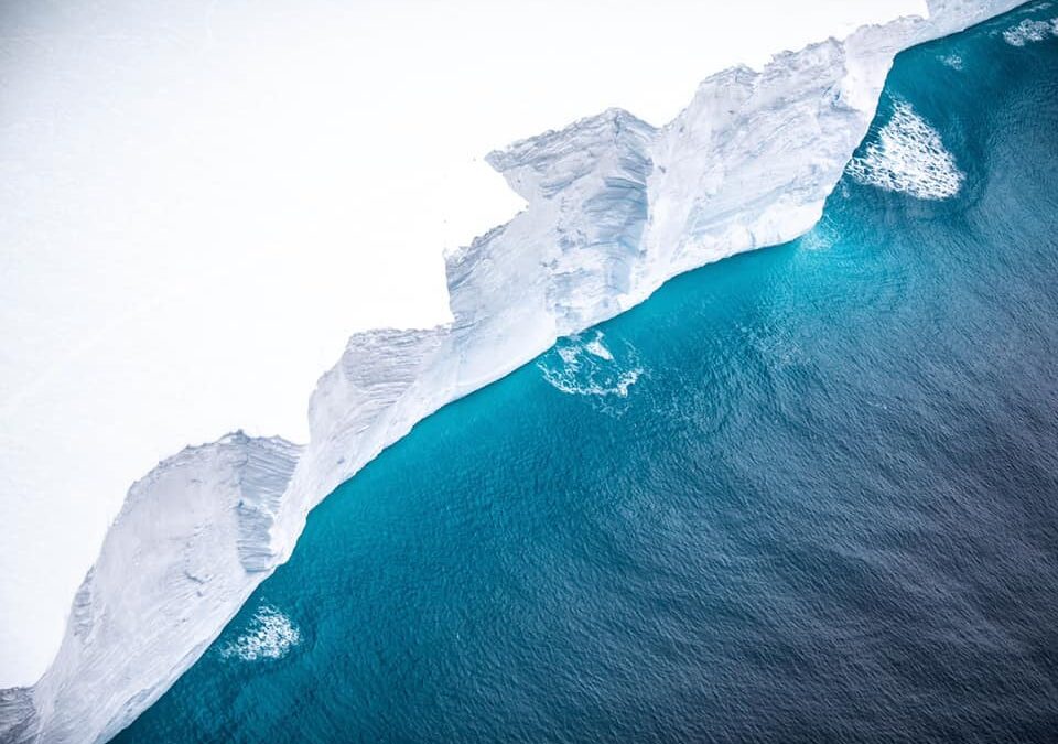 Ledeni “megabrijeg” ispušta velike količine slatke vode u okean