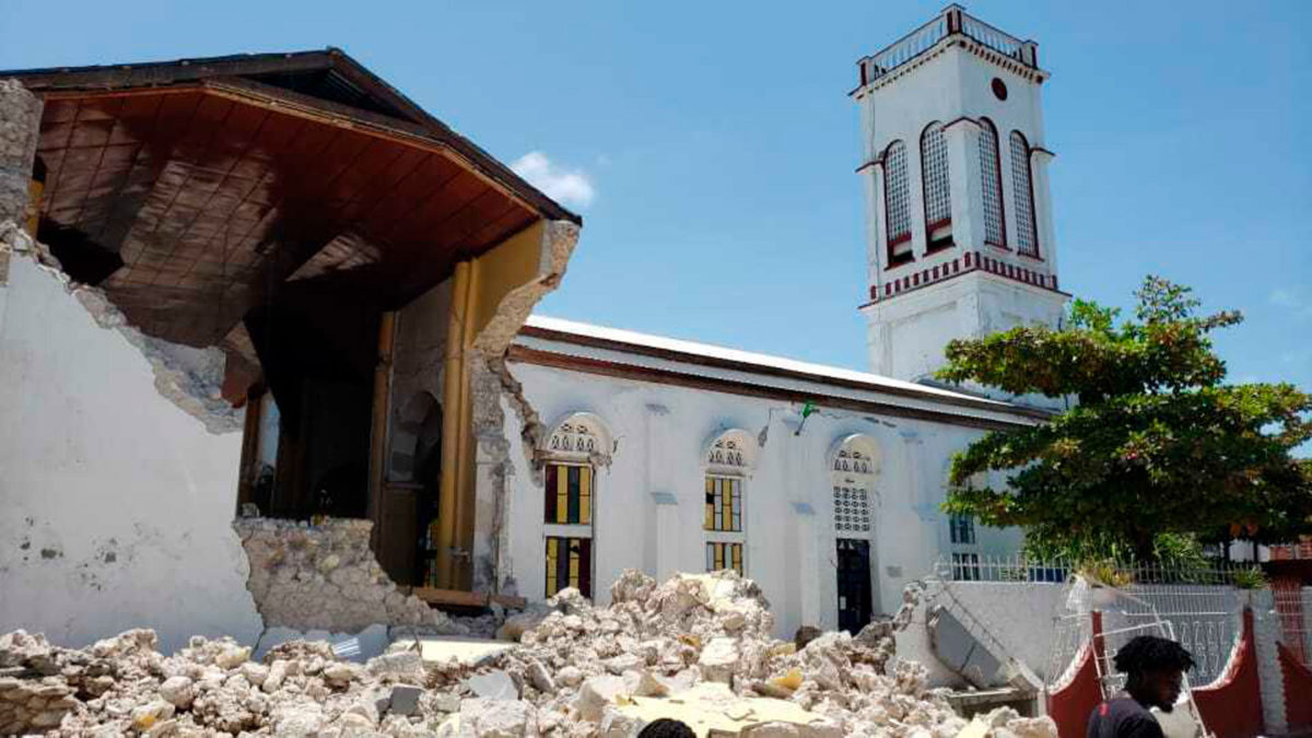 Više od 300 mrtvih na Haitiju: Kuće, škole i crkve pretvorene u ruševine