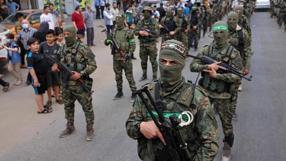 Stotine pripadnika Hamasa prodefilovalo ulicama Gaze nakon okončanja sukoba s Izraelom