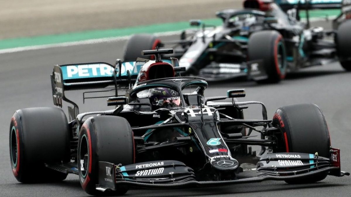 Lewis Hamilton produžio ugovor s Mercedesom do 2023. godine