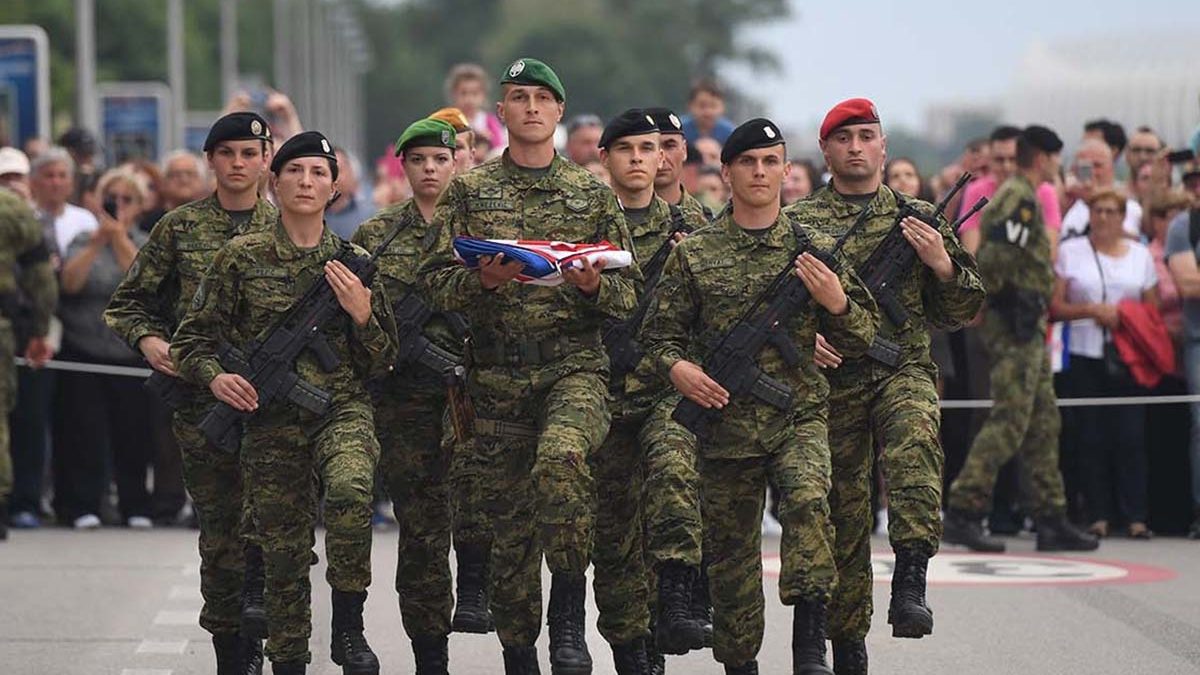 Hrvatska razmišlja o vraćanju obaveznog vojnog roka