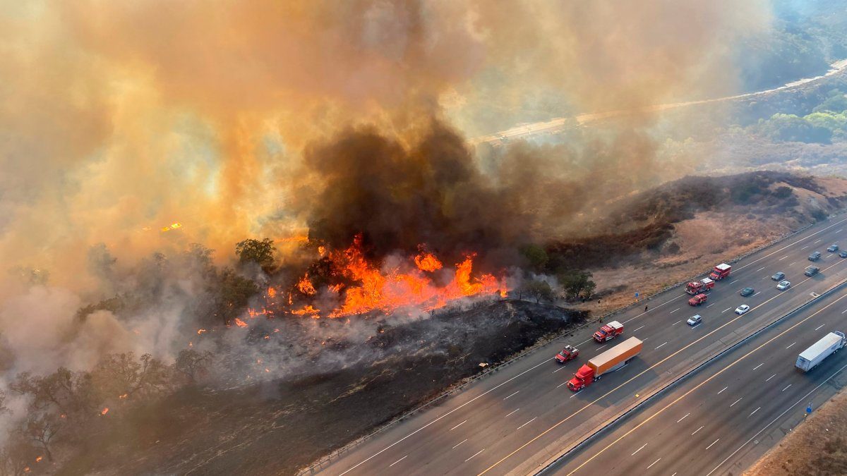 Biden proglasio stanje prirodne katastrofe u Kaliforniji zbog požara koji plamti od 14. augusta