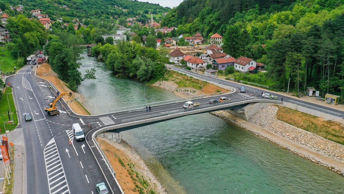 Most u Srpskim Toplicama na meti kritika: Pješački prelazi nedostižni za osobe sa invaliditetom