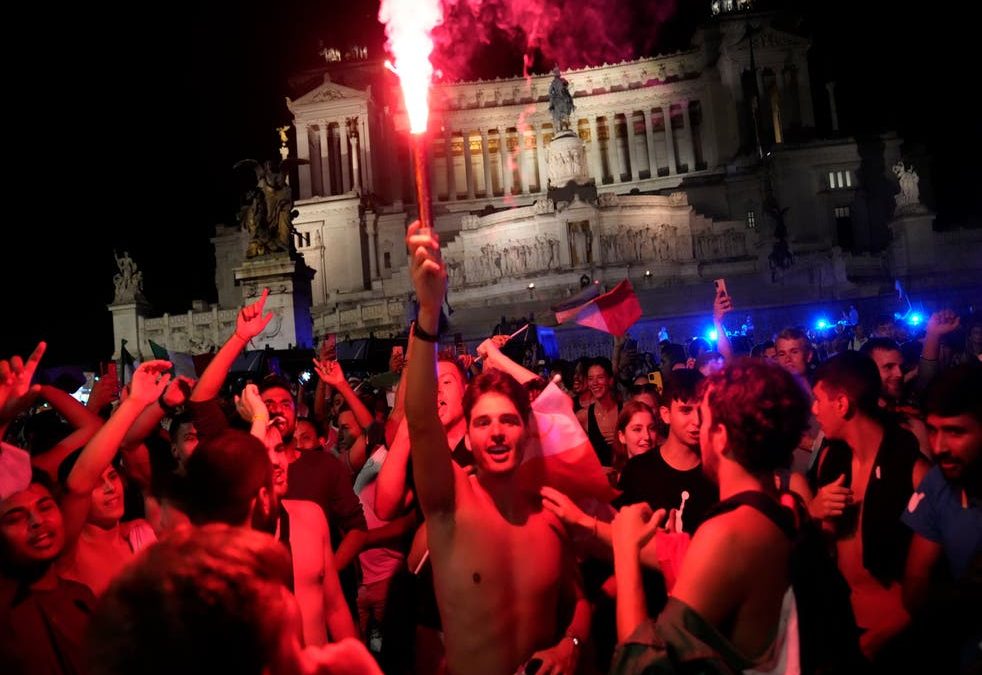 Euforična proslava na ulicama Italije nakon osvajanja evropskog naslova
