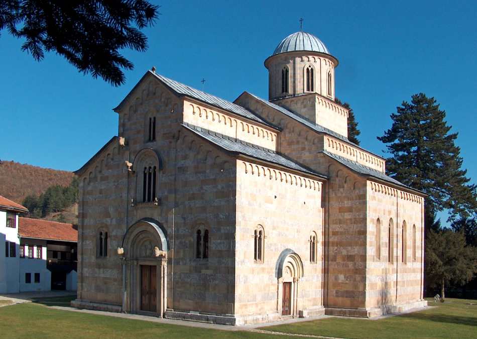 Ruska pravoslavna crkva zabrinuta za srpske manastire na KiM