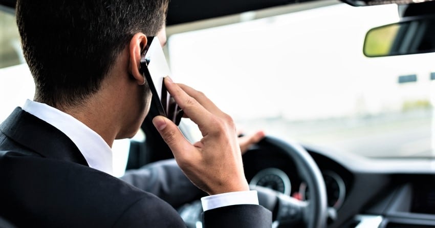 Mobilni koristi svaki 19. vozač: Kako smanjiti upotrebu telefona za volanom